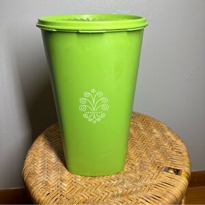 Tupperware Vintage Storage Canister – Retro Lime Green Tall Pasta/Bread Bin